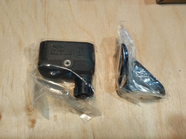 Адаптер Yaesu CT-136 для подключения GPS антенны к VX-8R/DR Адаптер Yaesu CT-136 для подключения GPS антенны к VX-8R/DR