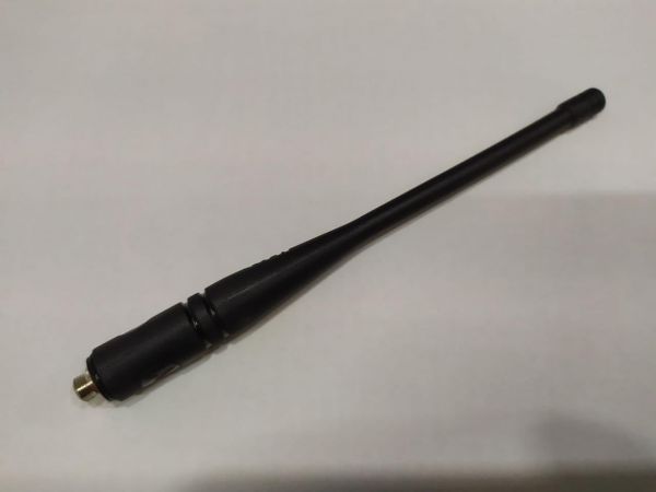 Motorola PMAE4079 UHF/GPS комбинированная широкополосная антенна (оригинал) Motorola PMAE4079 UHF/GPS комбинированная широкополосная антенна (оригинал)