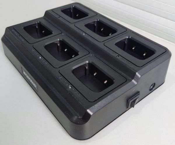 Зарядное устройство BL-1X6 для 6 раций Baofeng BF-888s Зарядное устройство BL-1X6 для 6 раций Baofeng BF-888s