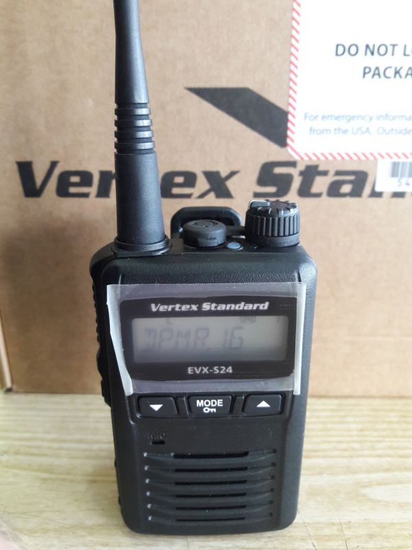 Vertex Standard EVX-S24 UHF Радиостанция портативная