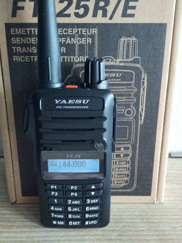 Yaesu FT-25R/E, радіостанція портативна