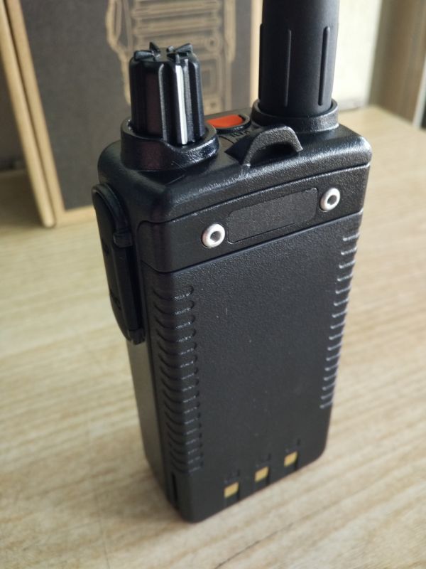 Yaesu FT-25R/E, радіостанція портативна
