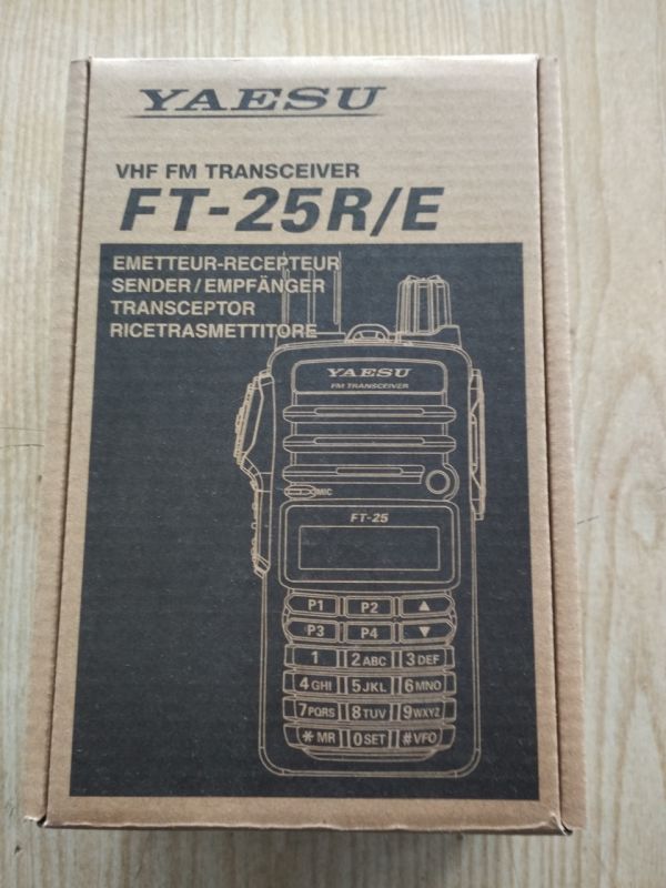 Yaesu FT-25R/E, радіостанція портативна