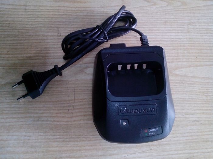 Зарядное устройство для радиостанций Wouxun KG-UV6D, KG-UVD1P, etc