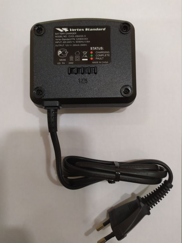 Vertex CV03-J084035-I3 зарядное ус-во для радиостанции VZ-9