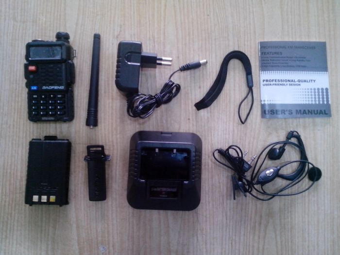 Рация, радиостанция Baofeng UV-5R + гарнитура