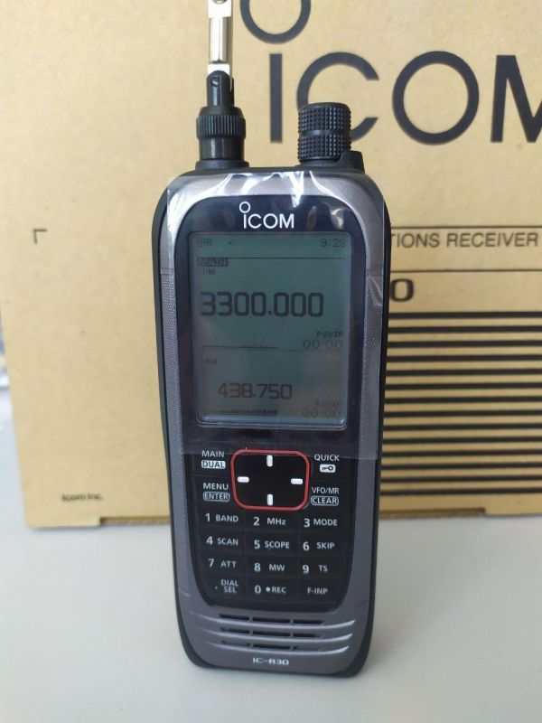 Icom IC-R30 - широкодиапазонный связной сканирующий приёмник