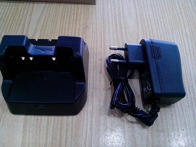 VAC-20G, оригинальное зарядное ус-во для рации, радиостанции Yaesu, Vertex