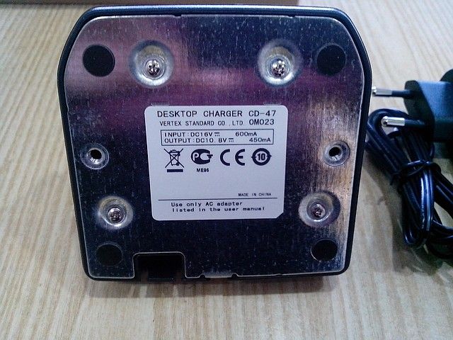 VAC-20G, оригинальное зарядное ус-во для рации, радиостанции Yaesu, Vertex