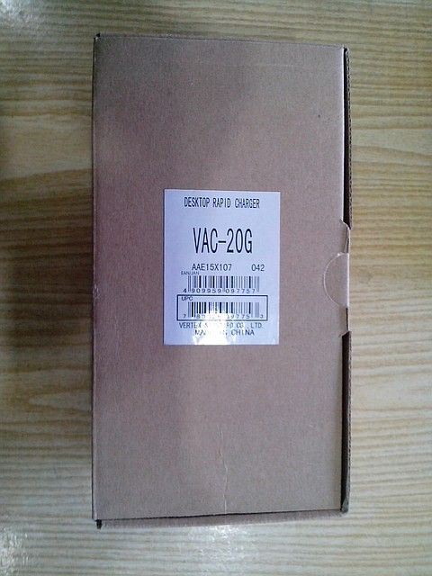 VAC-20G, оригинальное зарядное ус-во для рации, радиостанции Yaesu, Vertex