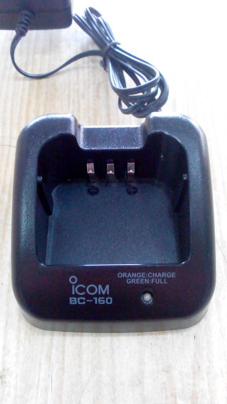 BC-160, зарядное устройство для радиостанций Icom