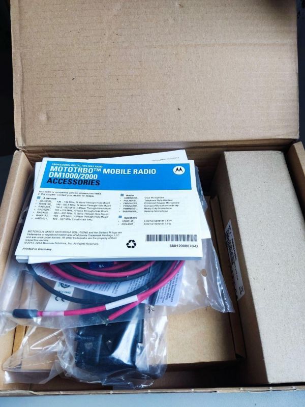Motorola DM1400 UHF Digital радіосотанція мобільна аналого-цифрова
