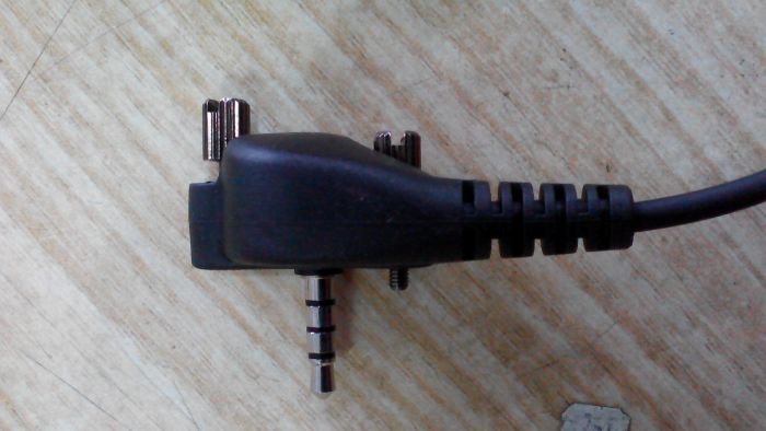 Ларингофн TM-2525 Y2 для радіостанцій Vertex Standard, з гвинтами