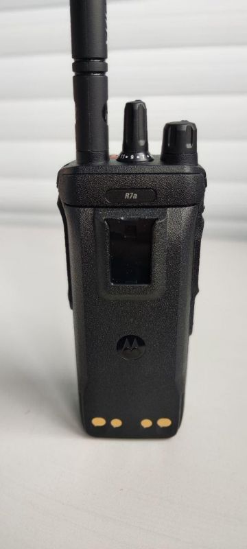 Motorola R7a VHF DMR портативна радіостанція
