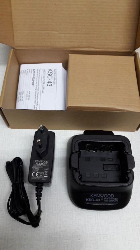 Kenwood KSC-43, универсальное зарядное ус-во