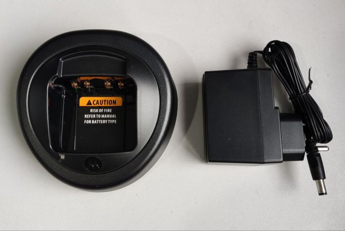Motorola DP2400, DP3400 & DP4400 Non-IMPRES Single Charger Bundle