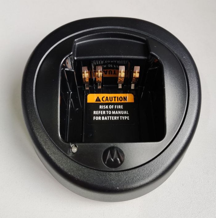 Motorola DP2400, DP3400 & DP4400 Non-IMPRES Single Charger Bundle