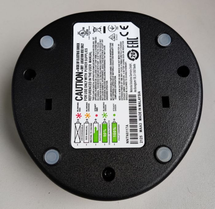 Motorola DP2400, DP3400 & DP4400 Non-IMPRES Single Charger Bundle