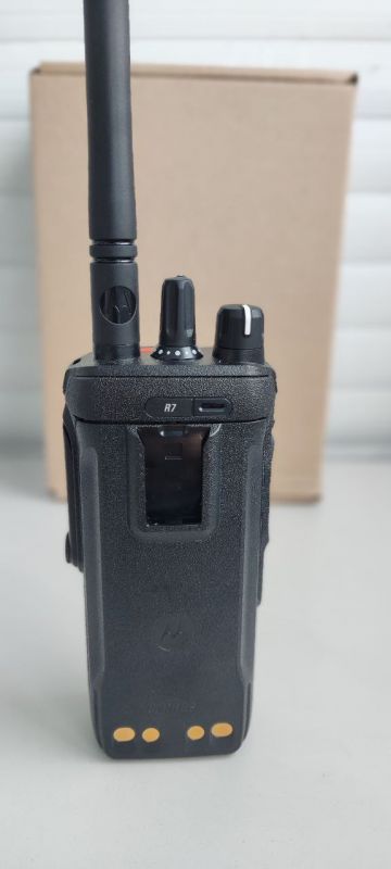 Motorola R7 FKP UHF Premium + AES 256 радиостанція портативна