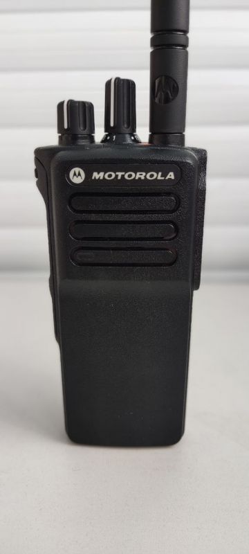 Motorola DP4400e VHF + AES радіостанція портативна