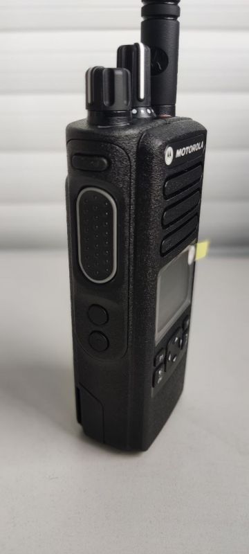 Motorola DP4601e VHF + AES радіостанція аналогово-цифрова