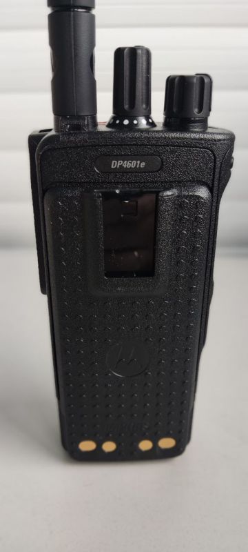 Motorola DP4601e VHF + AES радіостанція аналогово-цифрова